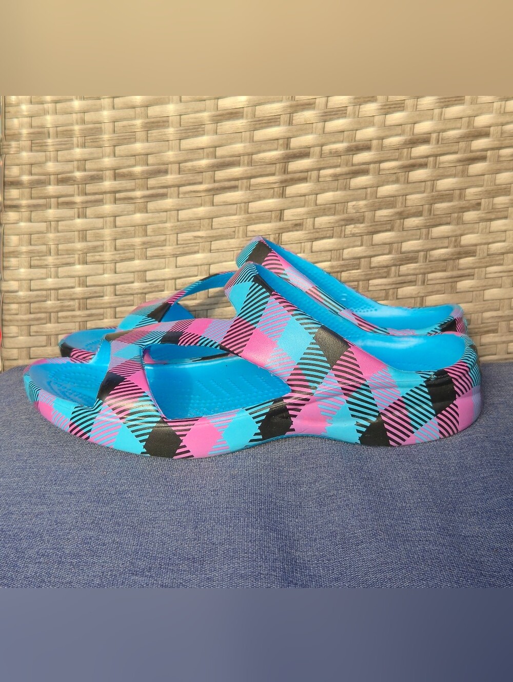 Dawgs Flip Flop Sandals - Plaid Blue Pink Black Size 8
